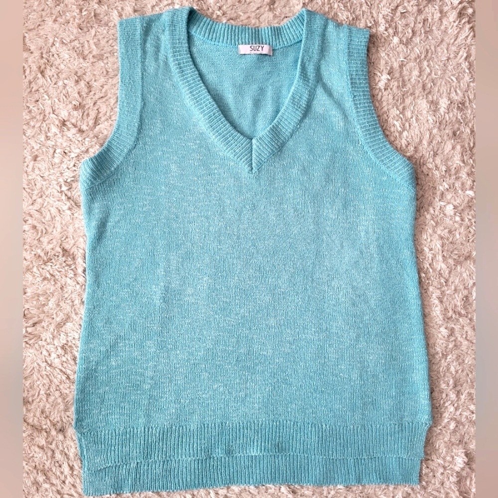 Suzy Shier beautiful sweater vest